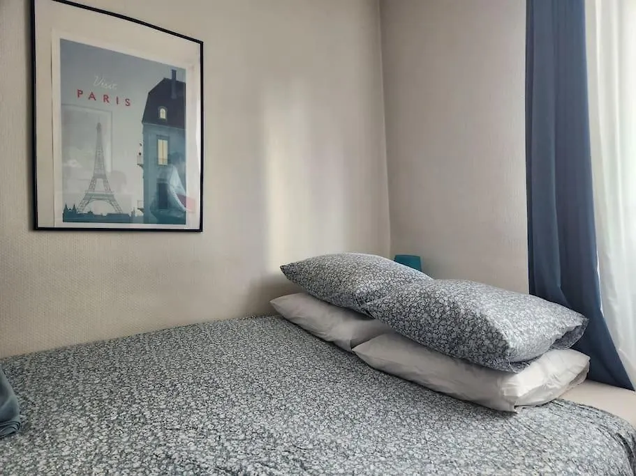 Joli Boheme Sous Les Toits De パリ